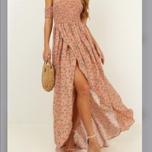LOVESTRUCK MAXI DRESS IN BLUSH FLORAL